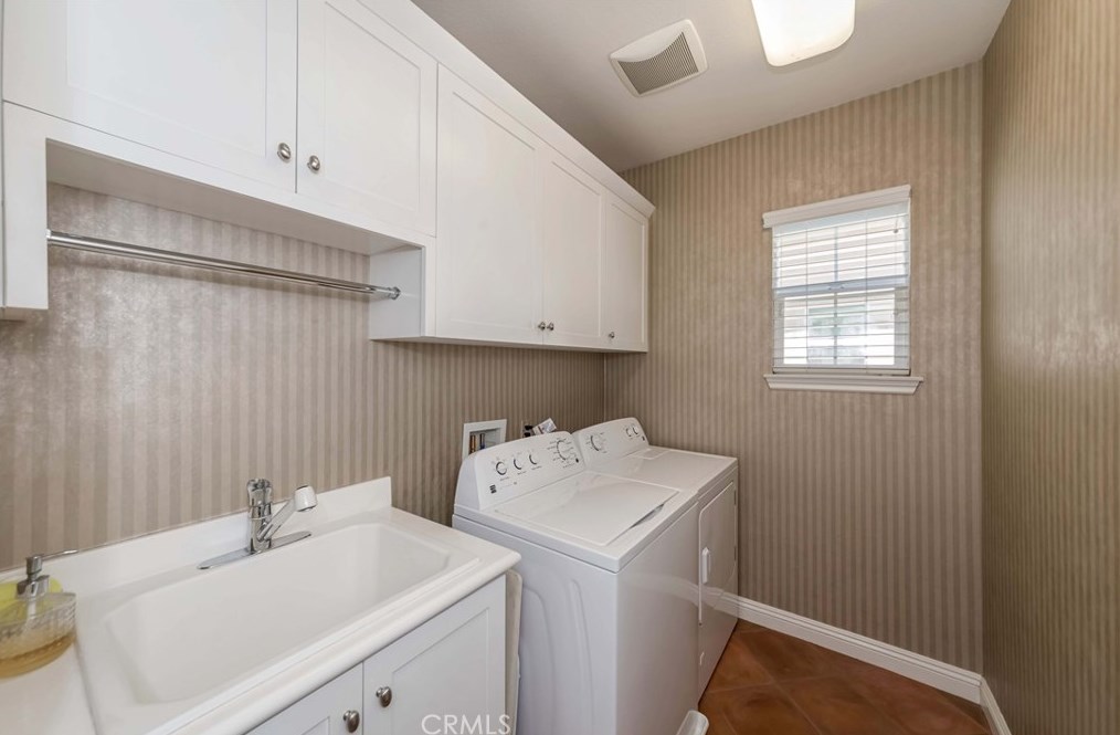 1320 Marigold Ave, La Habra CA  90631-9252 exterior