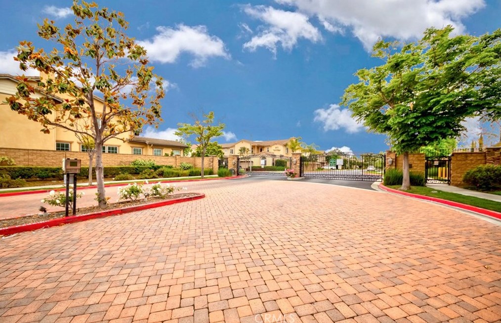 1320 Marigold Ave, La Habra CA  90631-9252 exterior