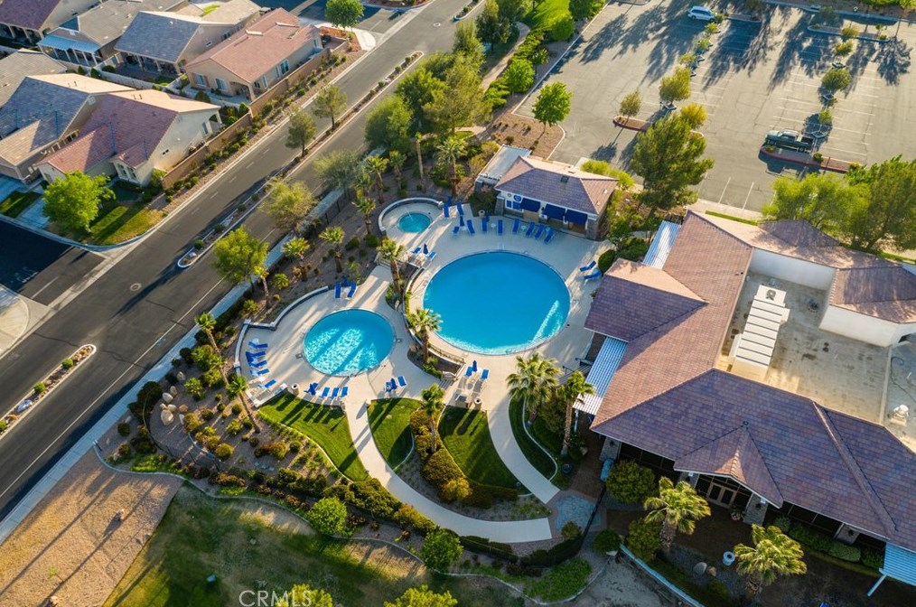10575 Green Valley Rd, Apple Valley CA  92308-3689 exterior