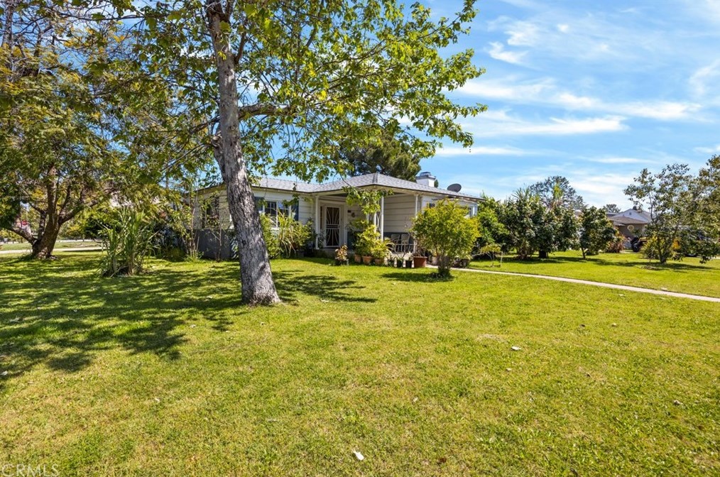4458 Pepperwood Ave, Long Beach, CA 90808-1348