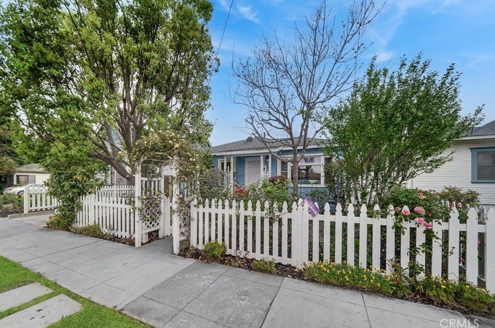 313 Palmyra Ave, Orange, CA 92866-2047