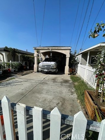 8235 Quimby St, Paramount, CA 90723-2726
