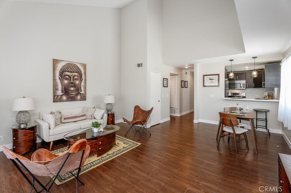 1242 E 4th St #6, Long Beach, CA 90802