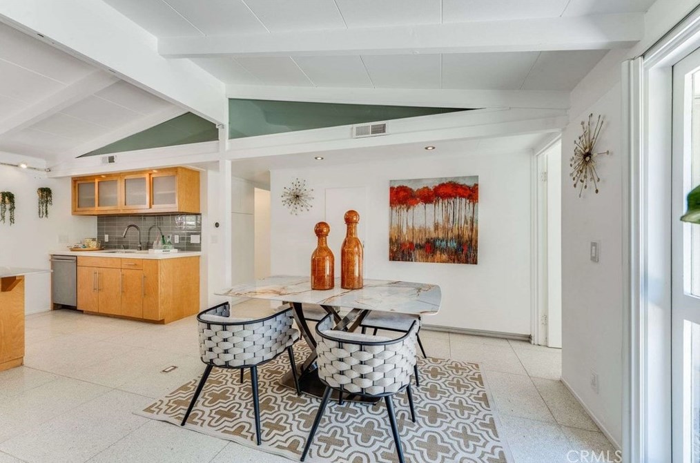 3146 Lees Ave, Long Beach CA  90808-4217 exterior