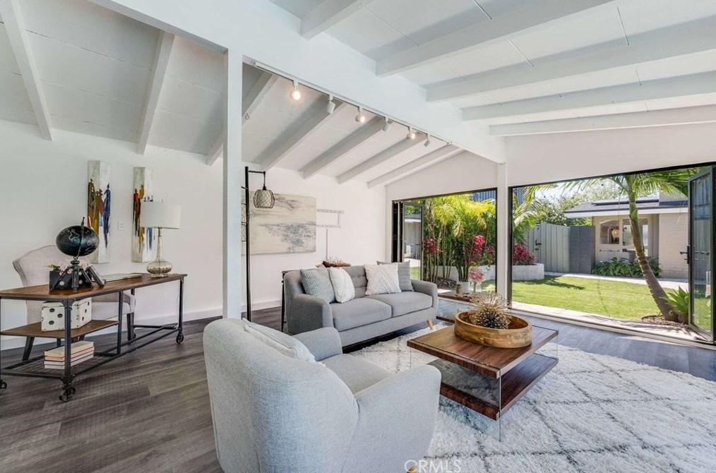 3146 Lees Ave, Long Beach CA  90808-4217 exterior