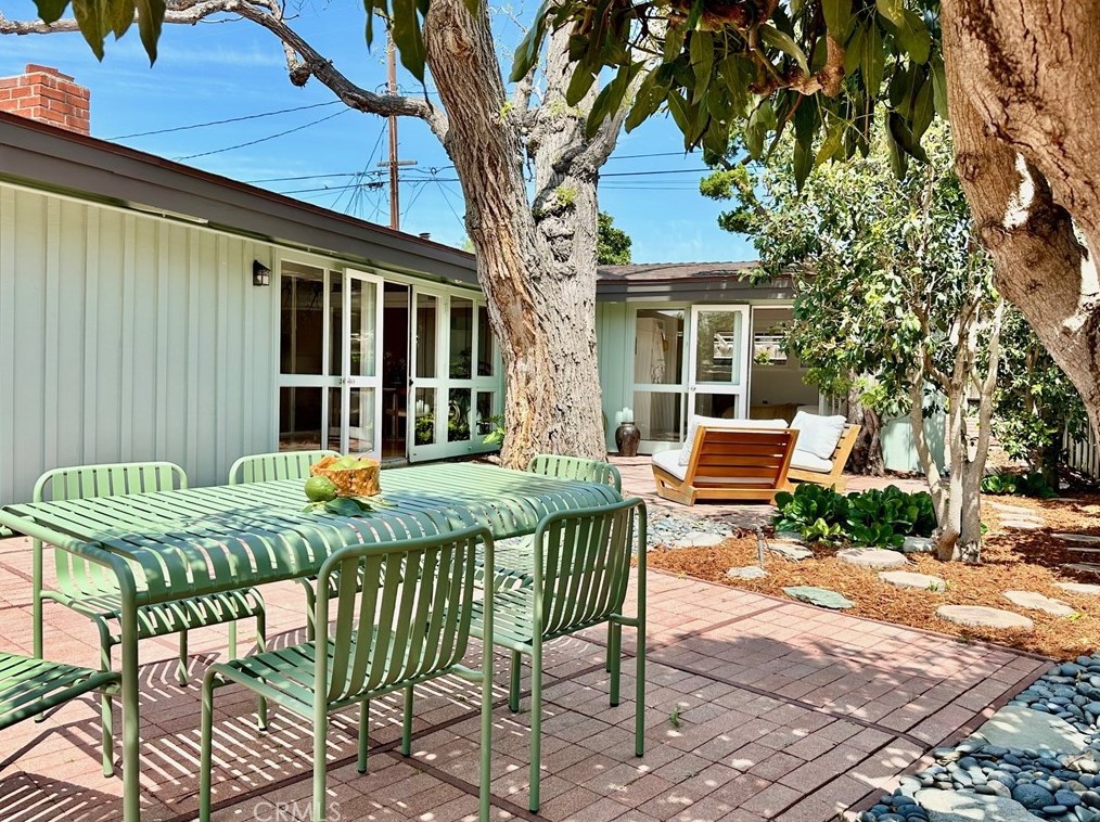 7215 Killdee St, Long Beach, CA 90808-4343
