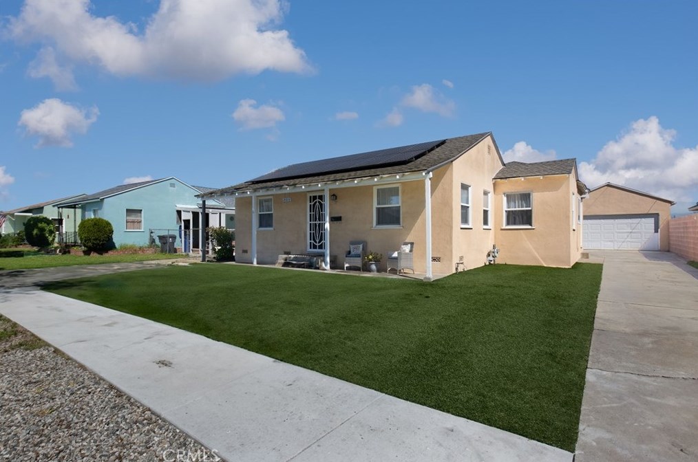 5237 Ashworth St, Lakewood, CA 90712-1301