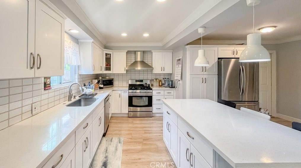 1924 Chateau Ave, Anaheim CA 92804-4411 exterior