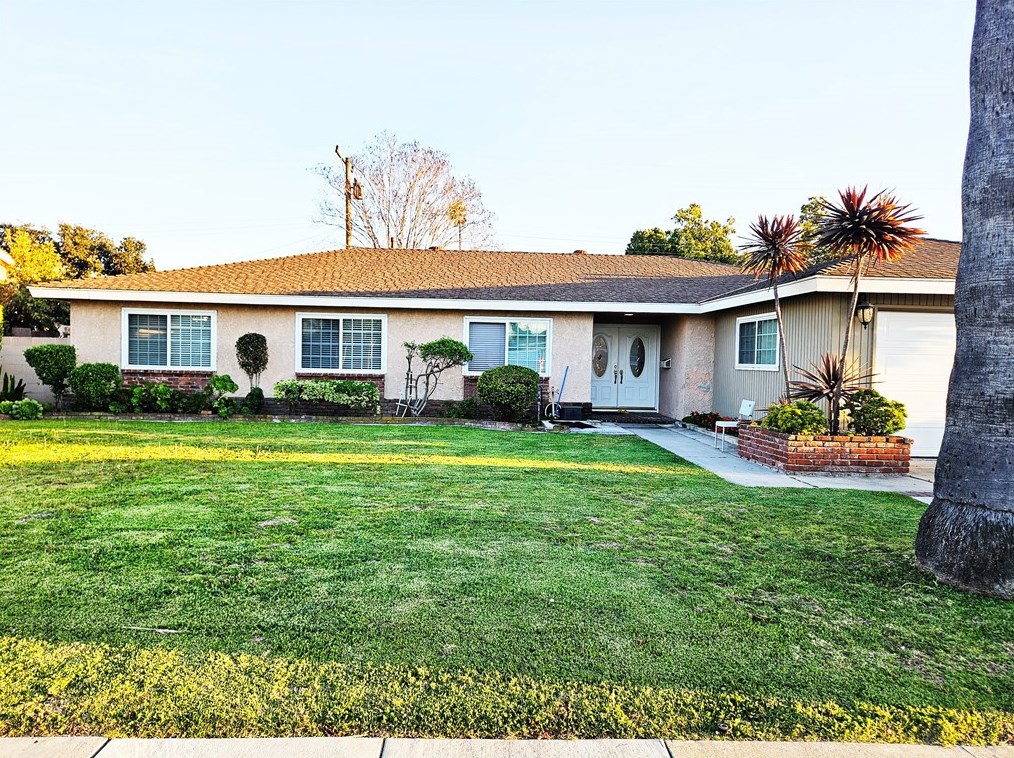 1924 Chateau Ave, Anaheim CA 92804-4411 exterior