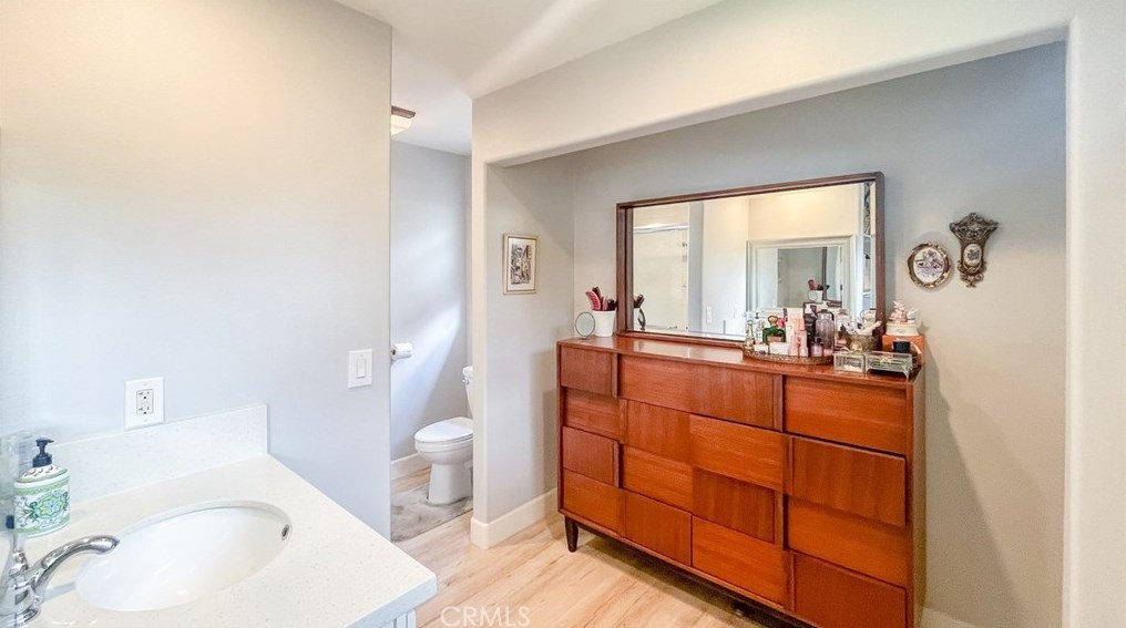 1924 Chateau Ave, Anaheim CA 92804-4411 exterior