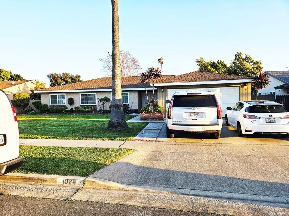 1924 Chateau Ave, Anaheim CA 92804-4411 exterior