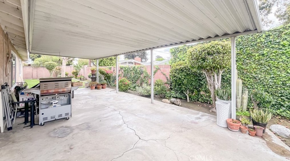 1924 Chateau Ave, Anaheim CA 92804-4411 exterior