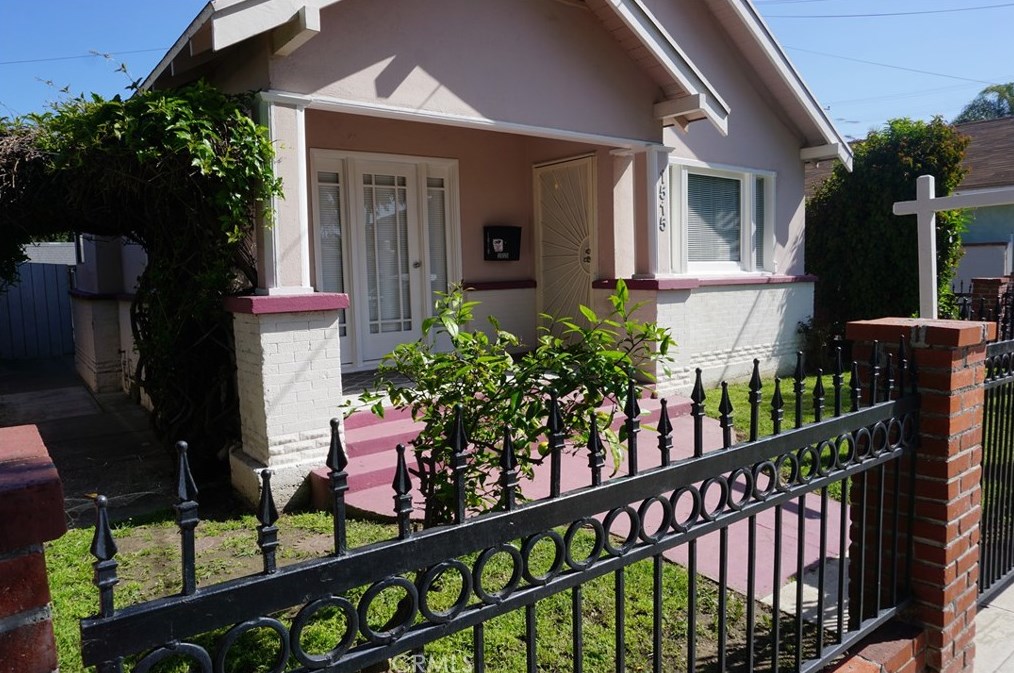 1515 8th St, Long Beach, CA 90813-5003