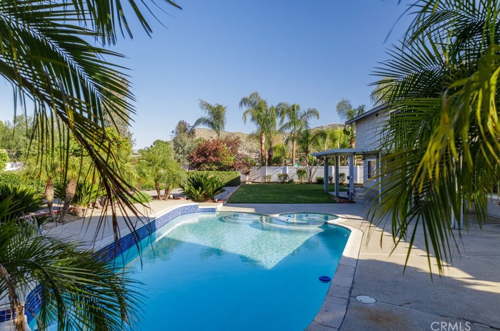 13650 Clemson Ct, Moreno Valley, CA 92555-8200