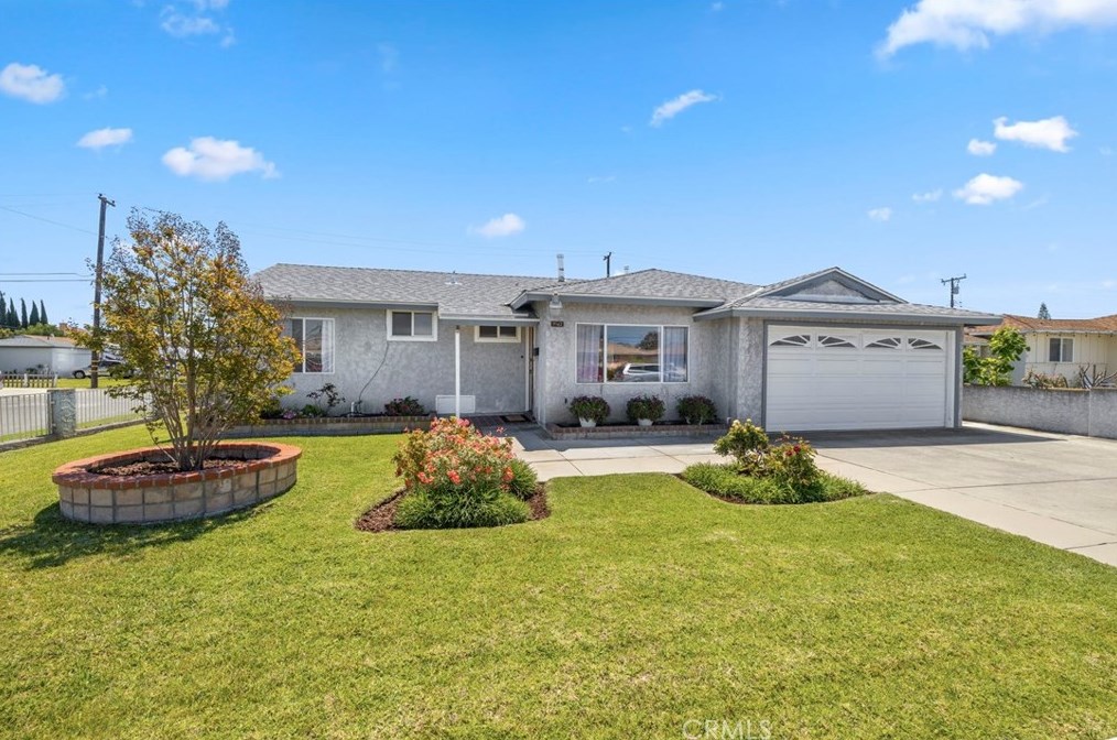 9162 Sabre Ln, Westminster, CA 92683-5522