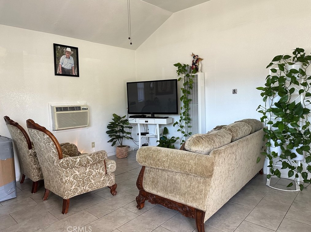 119 E Heald Ave, Lake Elsinore, CA 92530