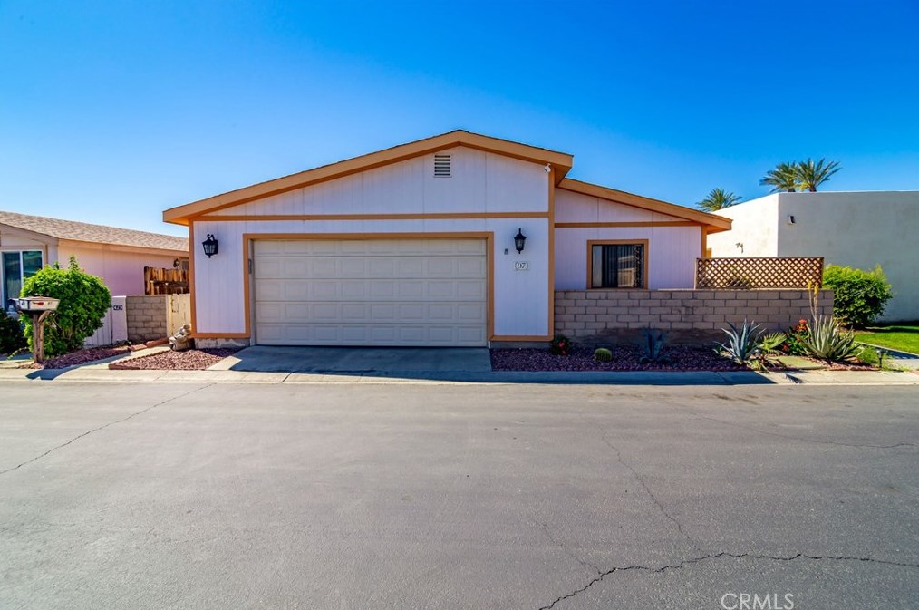 81641 Ave 48 #97, Indio, CA 92201