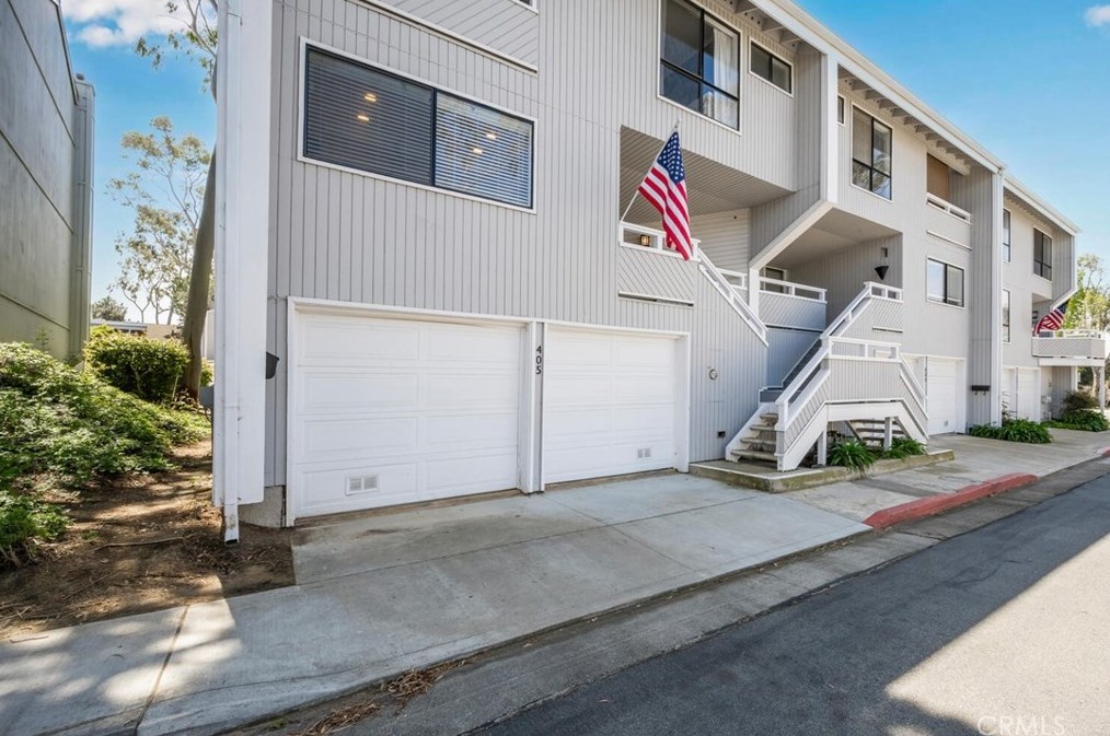 405 Intrepid Ct, Newport Beach, CA 92663-2325