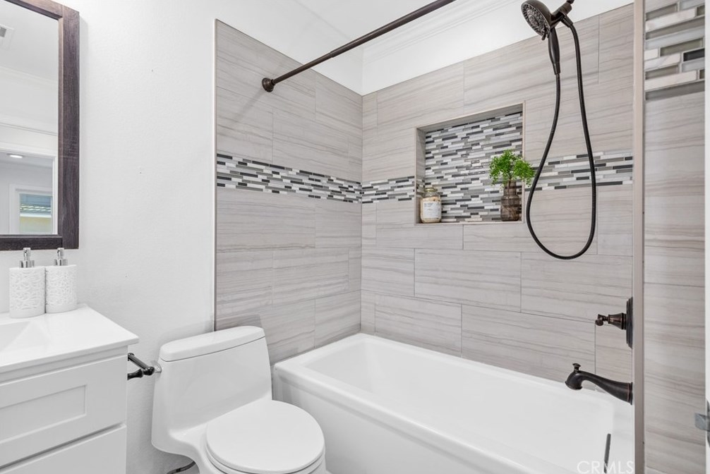 16396 Sandalwood St, Santa Ana CA  92708-1941 exterior