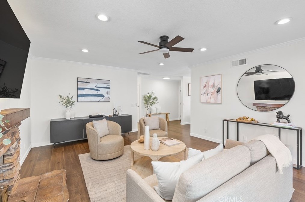 16396 Sandalwood St, Santa Ana CA  92708-1941 exterior