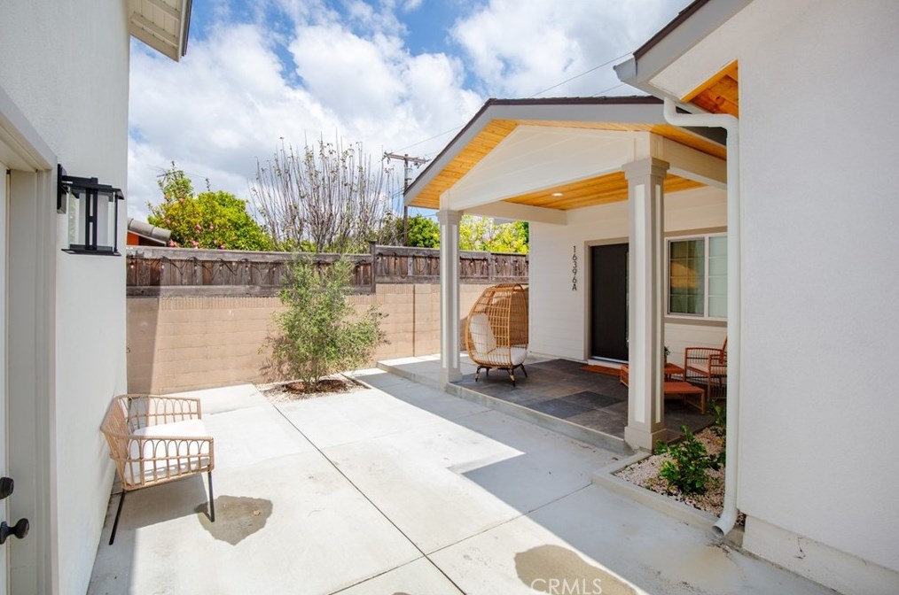 16396 Sandalwood St, Santa Ana CA  92708-1941 exterior