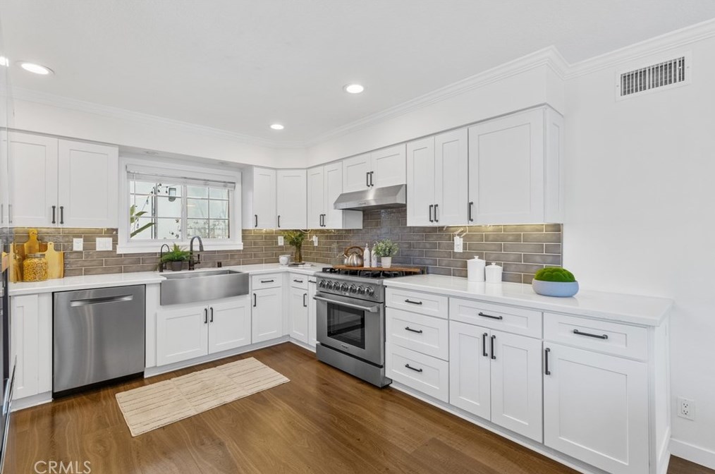 16396 Sandalwood St, Santa Ana CA  92708-1941 exterior