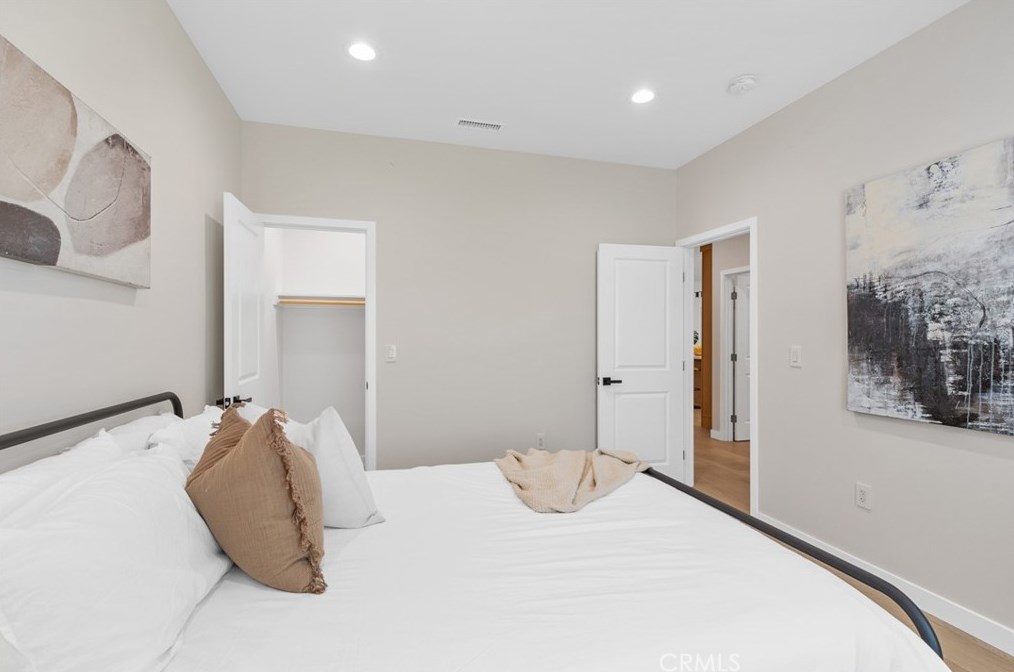 16396 Sandalwood St, Santa Ana CA  92708-1941 exterior