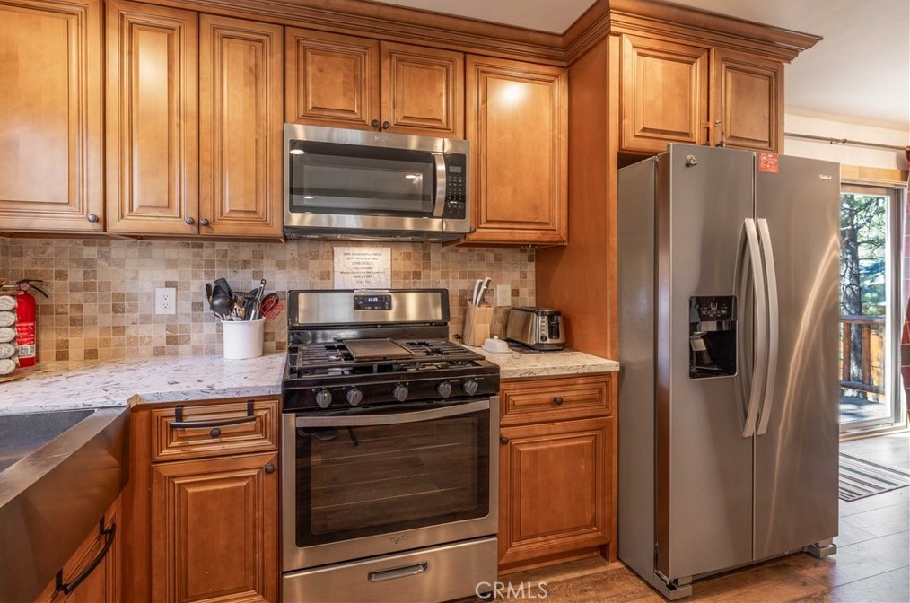 435 Ashwood Dr, Big Bear City CA  92314-8860 exterior