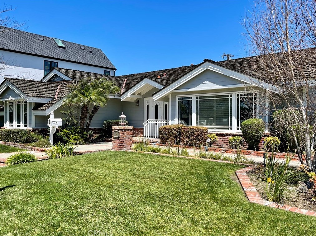 3131 Kittrick Dr, Los Alamitos, CA 90720-3862