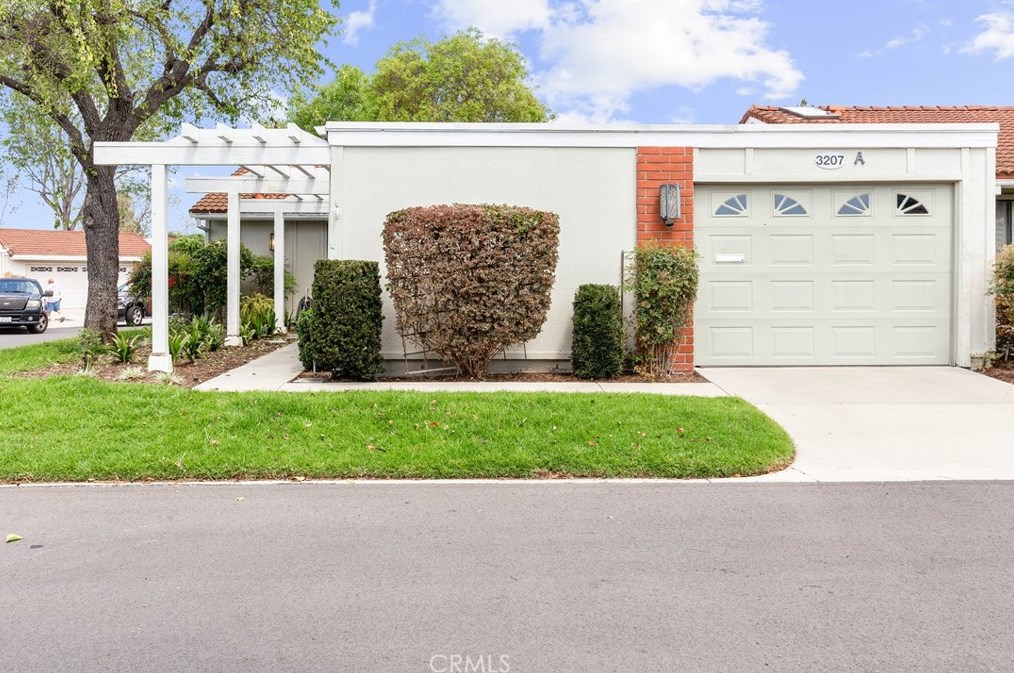 3207 Via Buena Vis, Laguna Beach, CA 92637-3098