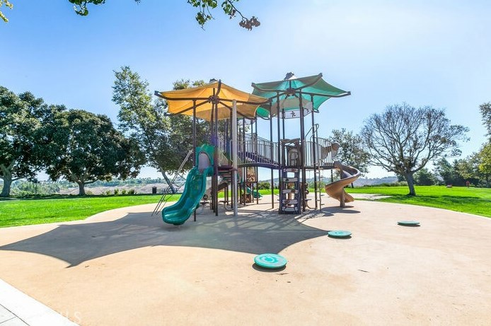 180 Chandon, Laguna Beach CA  92677-5735 exterior