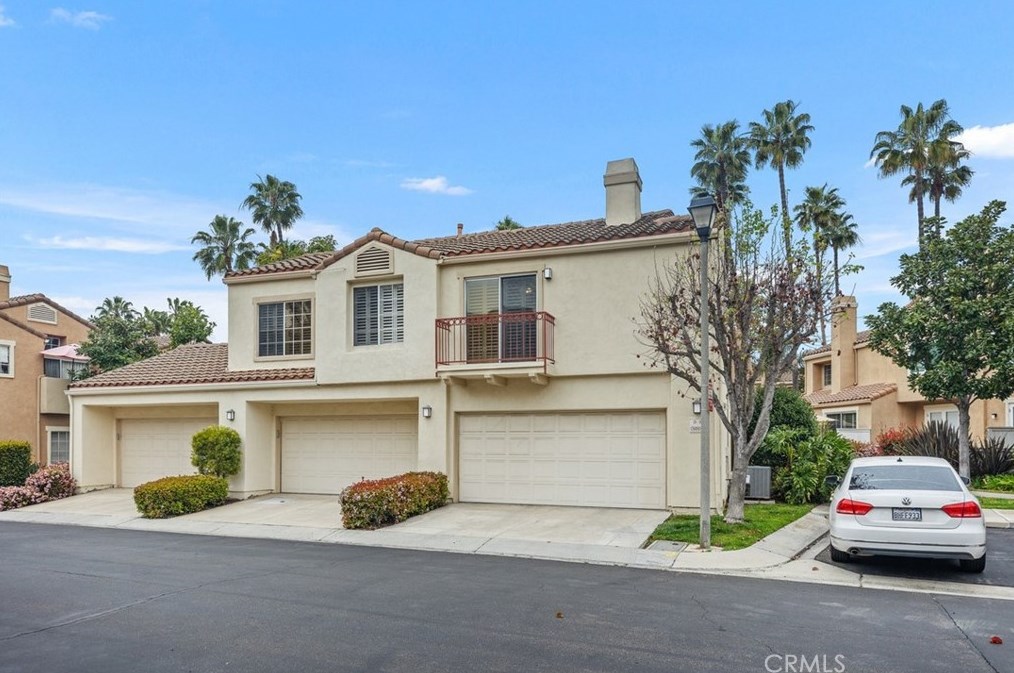 180 Chandon, Laguna Beach CA  92677-5735 exterior