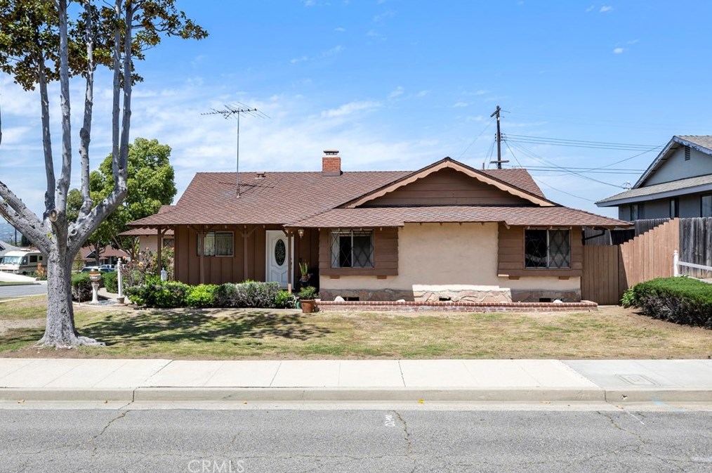 1901 Beechwood Ave, Fullerton, CA 92835-2224