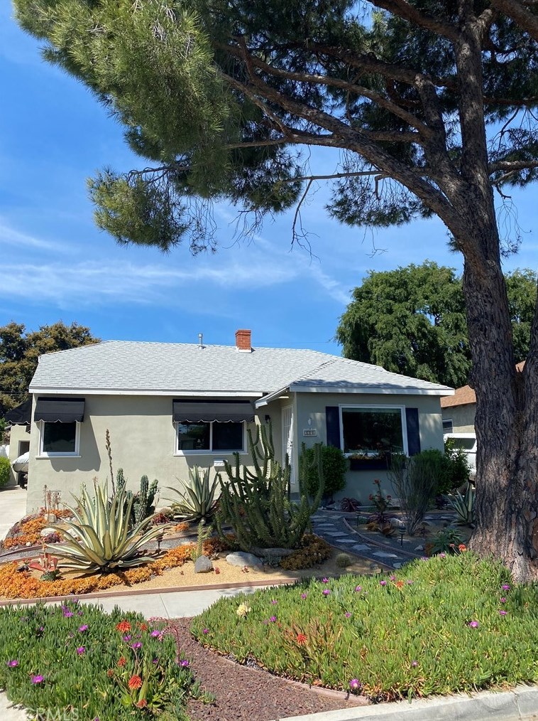 2251 Ximeno Ave, Long Beach, CA 90815-2543