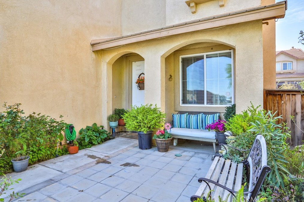 10156 Marissa Ct, Hesperia, CA 92345-9277
