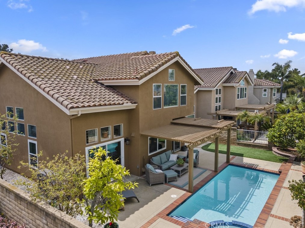 500 Laureltree Dr, Anaheim, CA 92808-1626