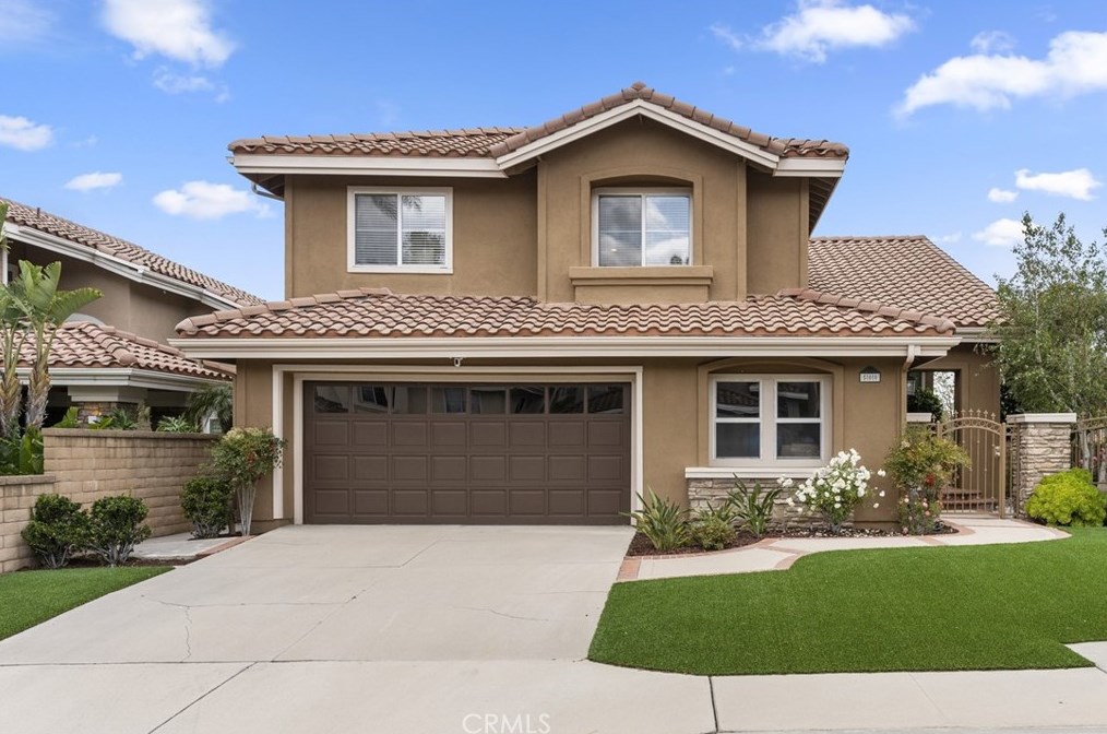 500 Laureltree Dr, Anaheim CA  92808-1626 exterior