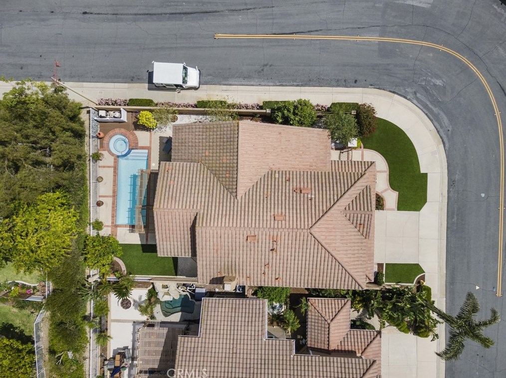 500 Laureltree Dr, Anaheim CA  92808-1626 exterior