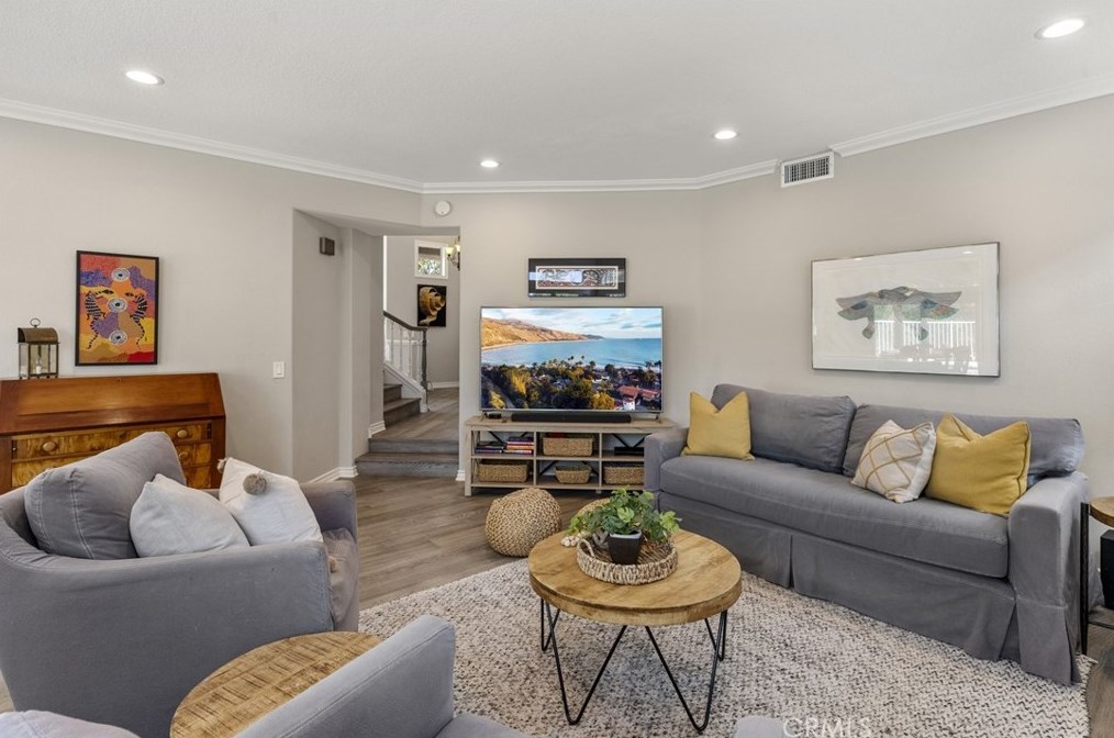 500 Laureltree Dr, Anaheim CA  92808-1626 exterior