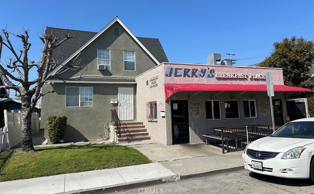 1535 4th St, Long Beach, CA 90802-1806