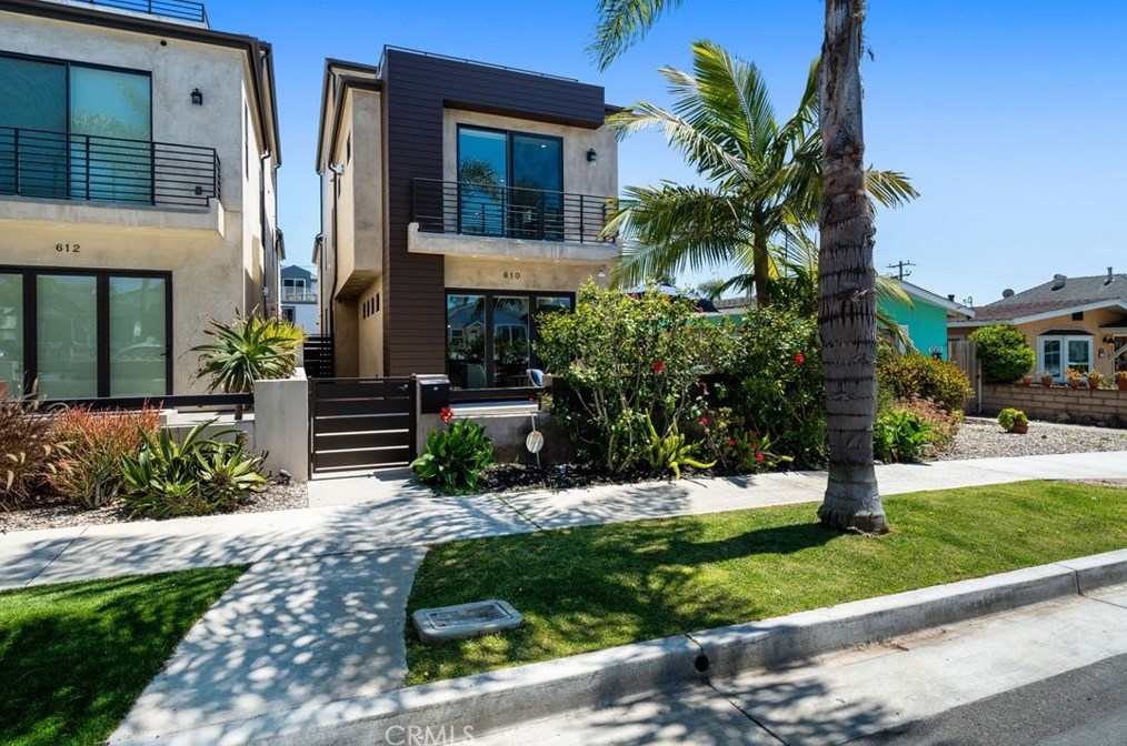610 Huntington St, Huntington Beach, CA 92648
