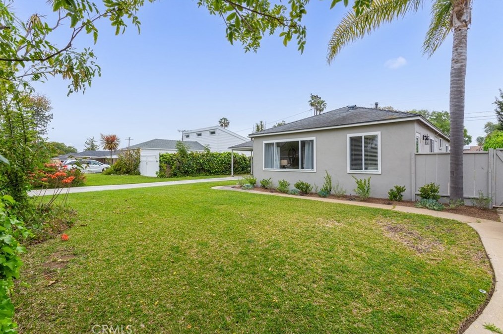 2060 Monrovia Ave, Costa Mesa, CA 92627