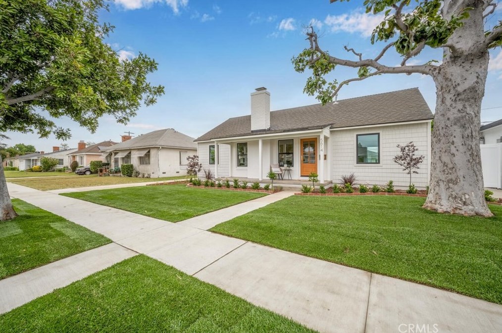5614 Peabody St, Long Beach, CA 90808-2611