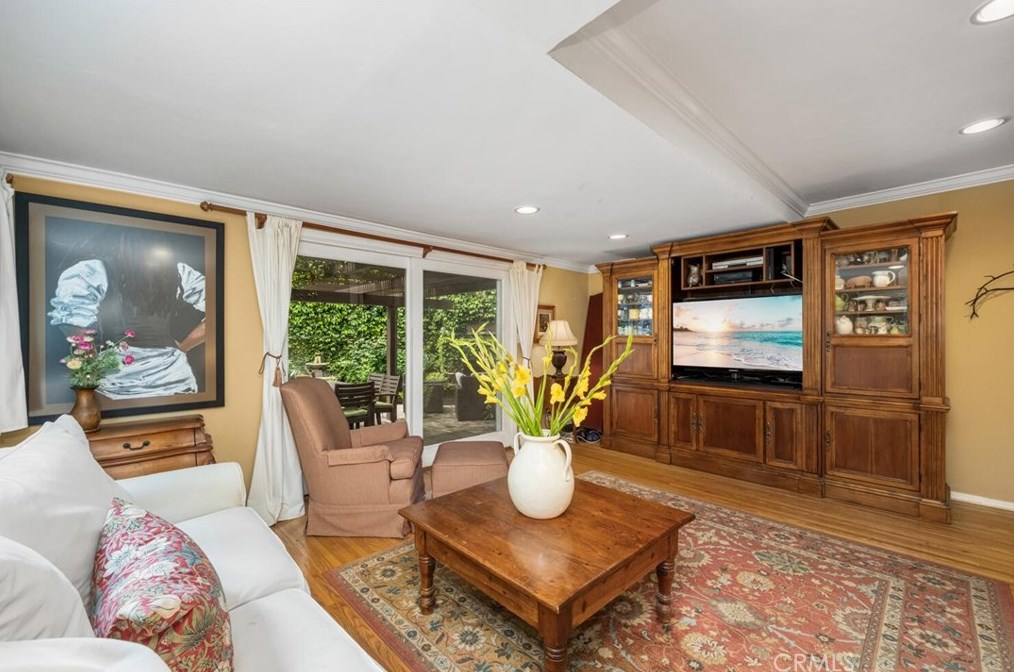 11614 Regent St, Los Angeles CA  90066-3322 exterior
