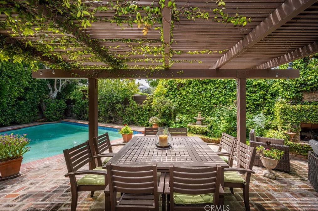 11614 Regent St, Los Angeles, CA 90066-3322