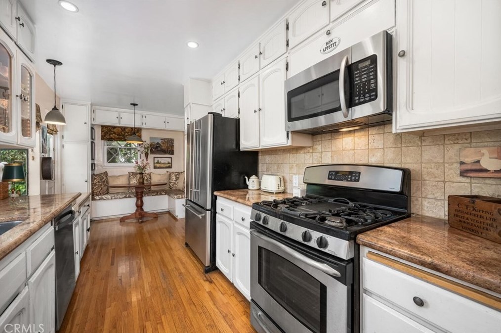 11614 Regent St, Los Angeles CA  90066-3322 exterior