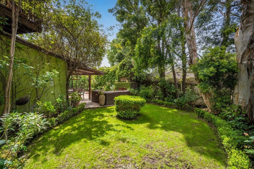 11614 Regent St, Los Angeles CA  90066-3322 exterior