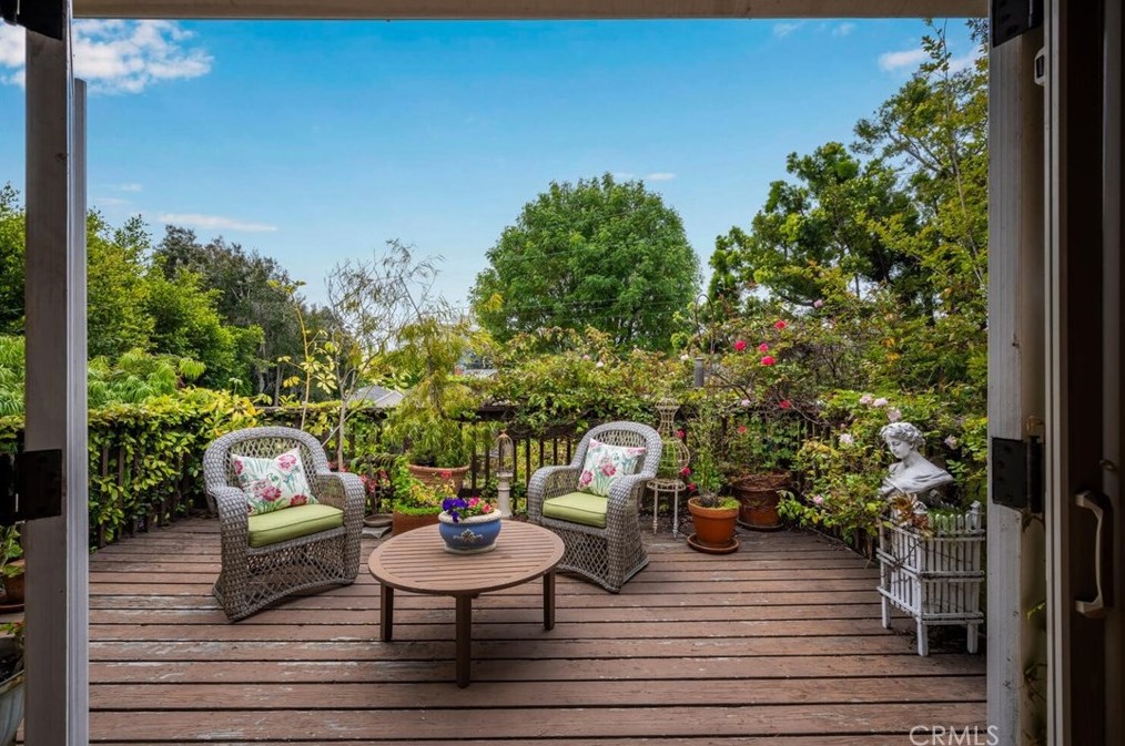 11614 Regent St, Los Angeles CA  90066-3322 exterior