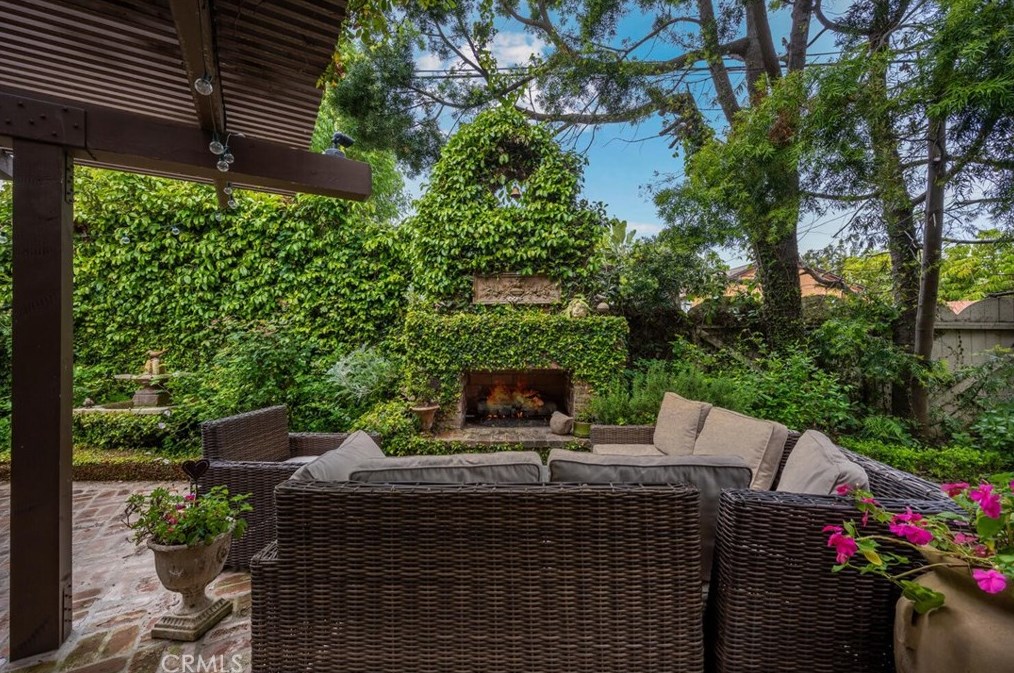 11614 Regent St, Los Angeles CA  90066-3322 exterior
