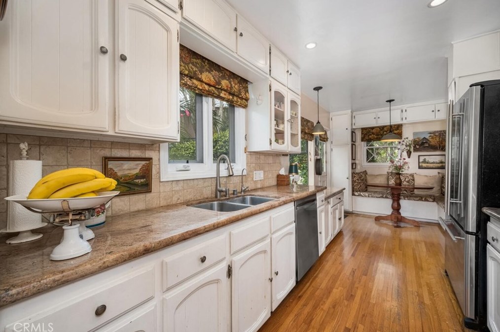 11614 Regent St, Los Angeles CA  90066-3322 exterior